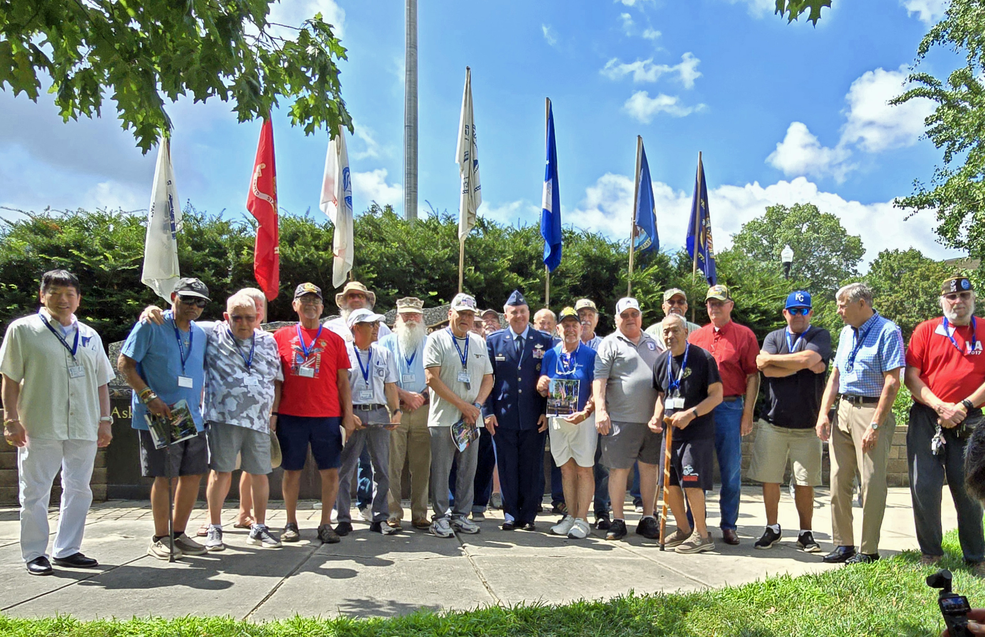 veteran-group-photo