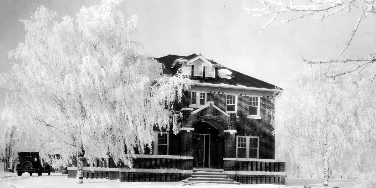 flanagan-house-1930s-winter