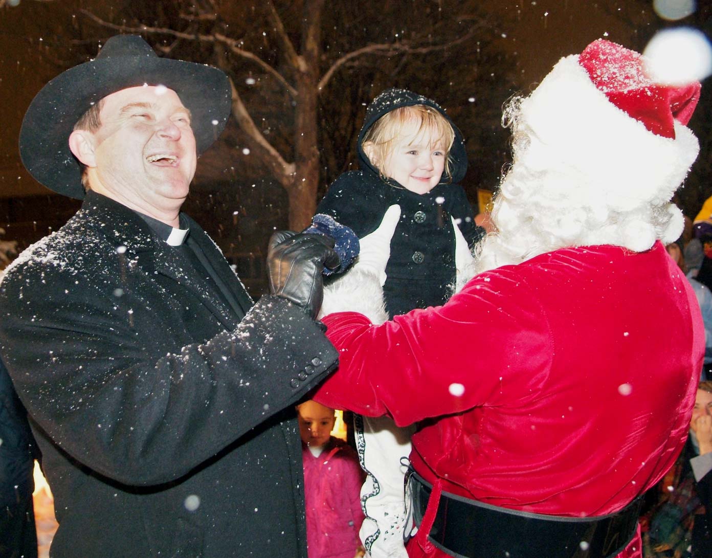 father-boes-with-santa